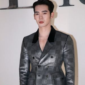 Yu Shi alias Yosh - Défilé de mode Dior Homme, Collection Printemps/Été 2027 - Photocall - dans le cadre de la Fashion Week de Paris, France, le 24 Juin 2026. 

© Bertrand Rindoff / Bestimage