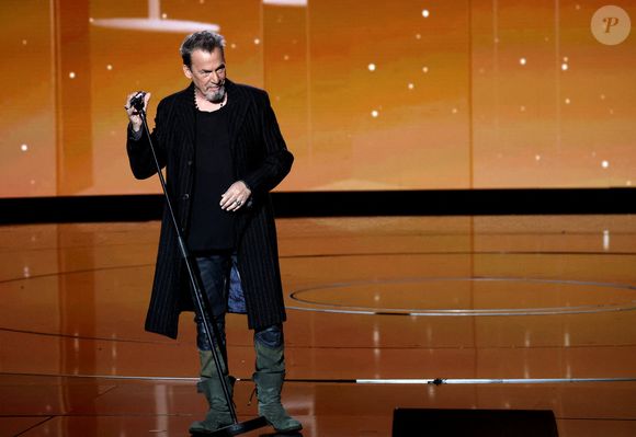Dans une interview accordée au magazine "Télé Star", il a confié son secret pour tenir le rythme. 

Florent Pagny lors de l'enregistrement de la 2ème partie de soirée de l'émission "La chanson secrète N°14", présentée par N.Aliagas et diffusée le 26 décembre sur TF1, à Paris, France, le 9 décembre 2025. © Jacovides-Moreau/Bestimage