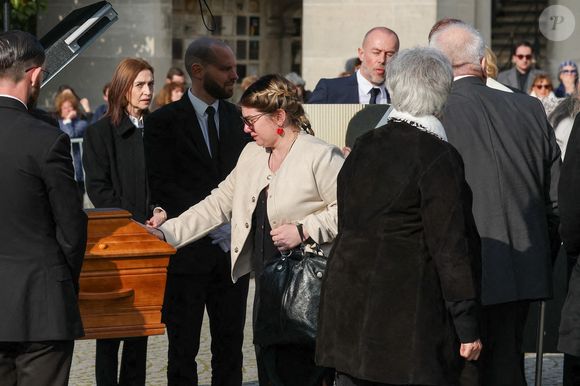 Brigitte et Daniel Dequenne, les parents de la défunte à la sortie des obsèques d'Emilie Dequenne au cimetière Père Lachaise à Paris, France, le 26 mars 2025. © Cyril Moreau/Bestimage