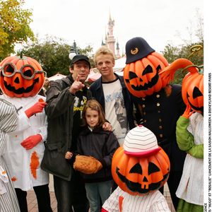 Il est le père de Léo, Lou et Lola, nés d'une première union, ainsi que de Swann, Rosalie et Hugo, qu'il a eus avec sa compagne Nathalie Lecoultre. 

Archives : Jean-Luc Reichmann et son fils Hugo et sa fille Rosalie à DisneyLand Paris 2004 @AGENCE / BESTIMAGE