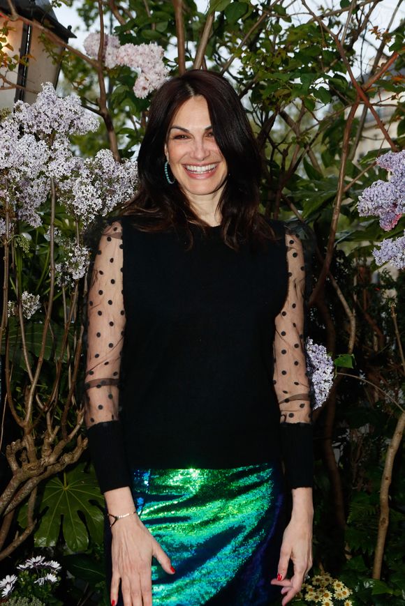 Helena Noguerra (jury 2024) - Remise du prix littéraire "Closerie des Lilas" à la Closerie des Lilas, à Paris le 25 avril 2024. Le prix littéraire de la Closerie des Lilas a été décerné à la romancière Arièle Butaux pour son livre "le cratère". © Christophe Clovis / Bestimage