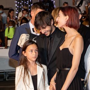 Alice, Ben et Joe Attal (les enfants de Charlotte Gainsbourg) - Montée des marches du film "Jane par Charlotte" lors du 74ème Festival International du Film de Cannes. Le 7 juillet 2021

© Borde-Jacovides-Moreau / Bestimage