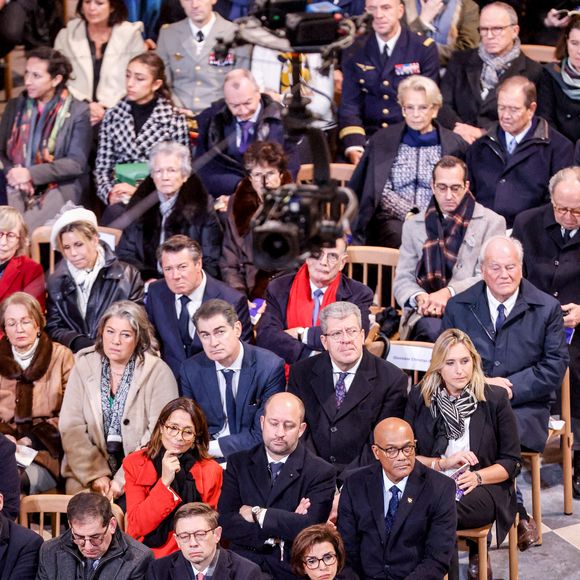 Isabelle Altmayer, et son mari Michel Barnier, Rachida Dati, ministre de la Culture - Messe de consécration du mobilier liturgique de la cathédrale Notre-Dame de Paris, le 8 décembre 2024. Joyau de l’art gothique, lieu de culte et de culture, symbole universel de la France et de son histoire, la cathédrale de Notre-Dame de Paris rouvre ses portes les 7 et 8 décembre, cinq ans après le terrible incendie ravageur, survenu le 15 avril 2019. 
© Cyril Moreau / Bestimage