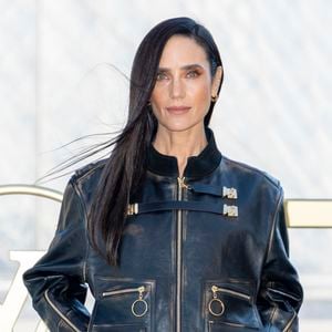 Jennifer Connelly au photocall du Défilé de mode Vuitton Collection Printemps-Été 2026 dans le cadre de la Fashion Week de Paris (PFW) dans la Cour Carrée du Louvre, à Paris, France, le 30 septembre 2025. © Olivier Borde/Bestimage