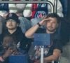 Ce mercredi 8 avril, le PSG a remporté 2-0 face à Manchester, suscitant la joie des supporters, notamment Michaël Youn et son beau-fils Sean Obispo, le fils d'Isabelle Funaro et de Pascal Obispo.

Sean Obispo, Michaël Youn, Issa Doumbia dans les tribunes du match de quart de finale aller de Ligue Des Champion au Parc des Princes à Paris, le 8 avril 2026. 

Photo : Cyril Moreau / Bestimage