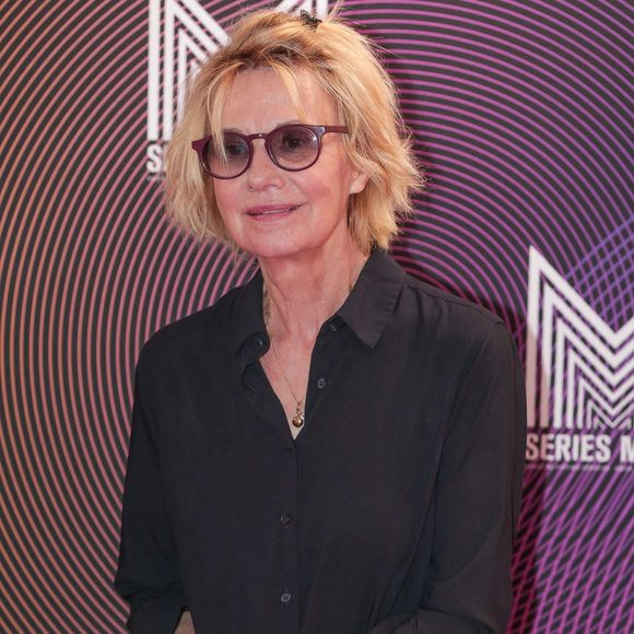 Pour elle, donner apporte un sentiment d’utilité

Miou-Miou - Avant première du film "Nona et ses filles" lors du Festival Series Mania à Lille le 30 aout 2021. © Stéphane Vansteenkiste/Bestimage