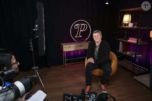 Pascal Bataille en interview pour "En privé avec", format original de Webedia © Jack Tribeca/Bestimage