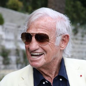 Mais il fut aussi un papa aimant. Avec Élodie Constantin, il a eu trois enfants : Patricia, décédée en 1993, Florence et Paul. En 2003, alors qu'il est âgé de 70 ans, Jean-Paul Belmondo sera à nouveau papa : de son amour avec l'ancienne Coco girl Natty, naîtra une petite Stella.

Exclusif - Jean-Paul Belmondo - Jean-Paul Belmondo était l'invité d'honneur du mariage du footballeur Sébastien Frey avec Petra au Château Saint Georges à Grasse le 29 juin 2019. © Denis Guignebourg/Bestimage