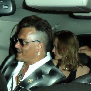 Johnny Depp et ses enfants Lily-Rose et Jack John Christopher, sortent du restaurant "Ago" à Los Angeles, le 29 juin 2016.
© CPA/Bestimage