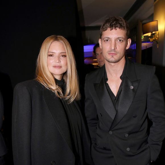 Exclusif - Virginie Efira et son compagnon Niels Schneider (habillé en Yves Saint-Laurent) - Dîner de l'association AEM (Un Avenir pour les Enfants du Monde), au profit des enfants du Rwanda par Babeth Djian au pavillon Ledoyen à Paris. © Bertrand Rindoff Petroff-Olivier Borde / Bestimage