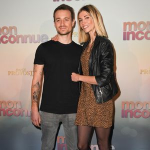 Hugo Clément et sa compagne Alexandra Rosenfeld (Miss France 2006) - Avant-première du film "Mon Inconnue" au cinéma UGC Normandie à Paris le 1er avril 2019. © Coadic Guirec/Bestimage