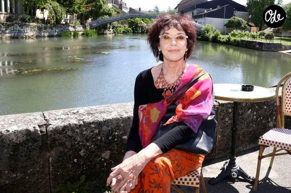 Avec les années, l’entretien de son immense jardin est toutefois devenu trop lourd et Anny Duperey a cédé le domaine à ses enfants, Gaël et Sara, tout en restant liée à la Creuse.

Anny Duperey lors de la 38ème édition du salon du livre de Cosne-Cours-sur-Loire le 23 mai 2026. © Cédric Perrin / Bestimage