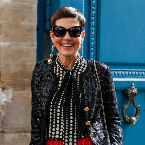 Cristina Córdula aux arrivées au défilé Gambattista Valli Mode Collection Prêt-à-Porter Automne/Hiver 2025-2026 lors de la Fashion Week de Paris (PFW) à l'hôtelPozzo di Borgo, à Paris, France, le 7 mars 2025. © Christophe Clovis/Bestimage