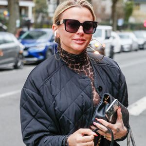 Kelly Vedovelli - Arrivées au plateau de la dernière émission "Touche pas à mon poste" (TPMP) diffusée en direct sur C8 avant la fermeture de la chaine le 28 février, à Paris, France, le 27 février 2025. © Christophe Clovis/Bestimage