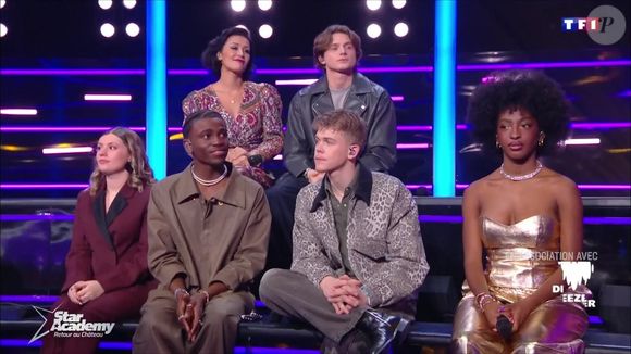 De retour au château, il donne de ses nouvelles et raconte ce qu'il s'est passé.

Star Academy 2024 / TF1 / Prime du 4 janvier 2025.