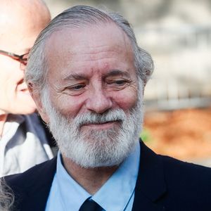 Francis Huster - Arrivées à l'enregistrement de l'émission "Vivement Dimanche" présentée par M. Drucker et qui sera diffusée le 8 octobre 2023 sur France 3, au studio Gabriel à Paris, France, le 03 octobre 2023. © Christophe Clovis / Bestimage