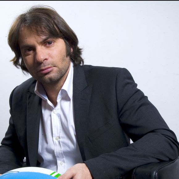 Le parquet de Paris a ouvert une enquête pour tentative d’escroquerie et abus de faiblesse. Elle vise à comprendre les zones d’ombre entourant les derniers mois du rugbyman.

Christophe Dominici (2019) © JB Autissier / Panoramic / Bestimage