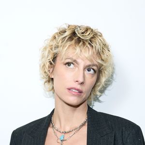 En parallèle, elle tourne dans Filip, un biopic sur le chanteur des 2be3, qu’elle soutient avec passion.


Exclusif - Sara Mortensen - Backstage - Enregistrement de l'émission "100% Logique", présentée par Cyril Féraud et diffusée le 12 avril 2025 sur France 2. le 17 décembre 2024
© Cyril Moreau / Bestimage
