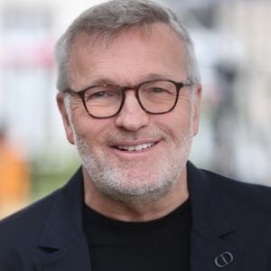 Laurent Ruquier participe à la séance photo des « Grosses Têtes » dans le cadre du 17e Festival du film d'Angoulême, à Angoulême, le 29 août 2024, en France. Photo de Jérôme Dominé/ABACAPRESS.COM