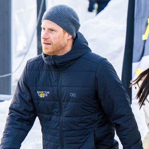 Meghan Markle, duchesse de Sussex, assiste à la cérémonie d'accueil de Whistler pour les Jeux Invictus Vancouver Whistler 2025 au Canada. Elle prononce un discours émouvant dans lequel elle salue le dévouement du prince Harry envers les Jeux et envers leur famille. Photo par Backgrid USA / Bestimage