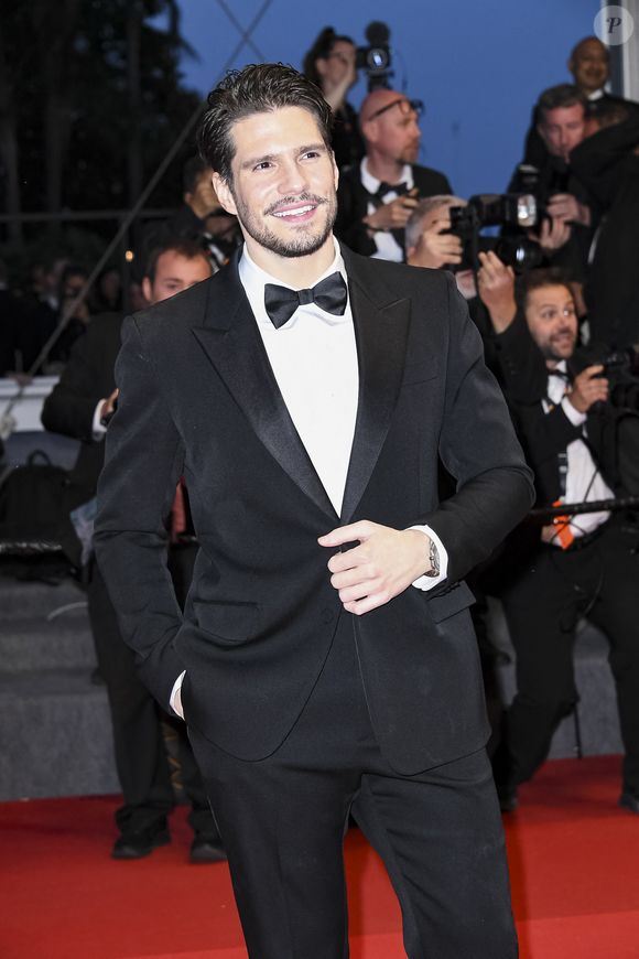 François Civil - Montée des marches du film « L’amour ouf » lors du 77ème Festival International du Film de Cannes, au Palais des Festivals à Cannes. Le 23 mai 2024.