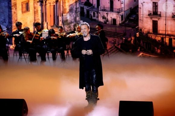 Une passion que Florent Pagny a immédiatement soutenue. 

Exclusif - Florent Pagny lors surprises lors de l'enregistrement de l'émission "La chanson secrète N°14", présentée par N.Aliagas et diffusée le 26 décembre sur TF1, consacrée à Lara Fabian à Paris le 10 Décembre 2025