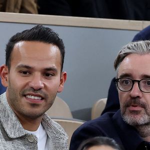 Mohamed Bouhafsi, Pierre-Antoine Capton dans les tribunes lors des Internationaux de France de Tennis de Roland Garros 2025, à Paris, France, le 4 juin 2025. © Jacovides-Moreau/Bestimage