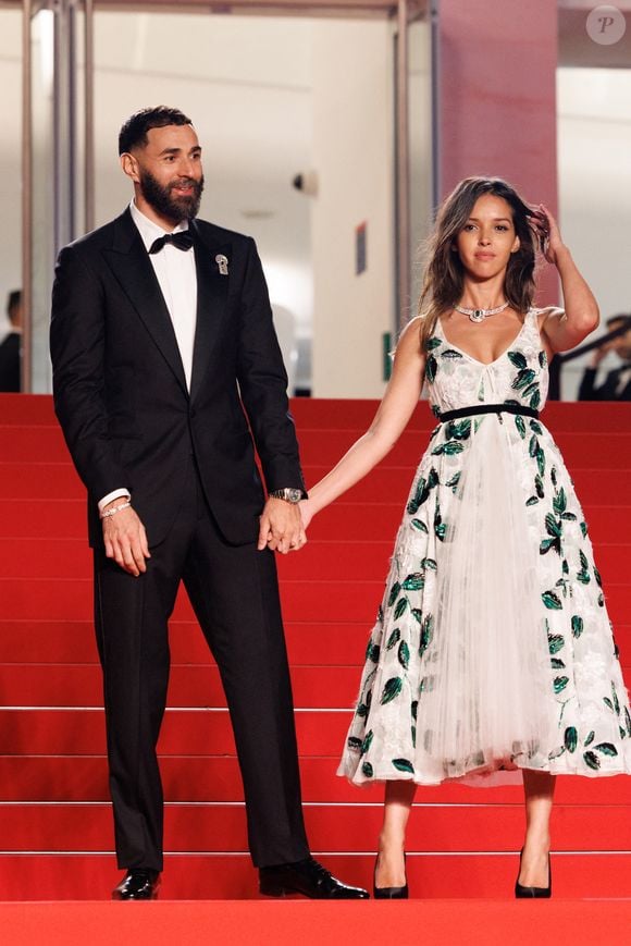 Karim Benzema et sa compagne Lyna Khoudri à la descente des marches du film « 13 jours 13 nuits » lors du 78ème Festival International du Film de Cannes. Le 23 mai 2025
© © Jacovides-Moreau / Bestimage / Bestimage