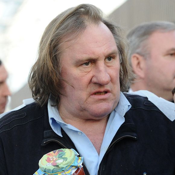 Gerard Depardieu rencontre les commercants de son quartier a Saransk le 23 fevrier 2013.
ITAR TASS / BESTIMAGE