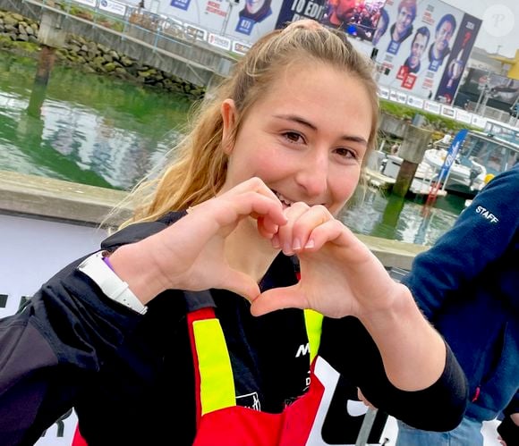 “Dormir sur un Imoca, c'est un peu comme faire une sieste dans un shaker à 30 nœuds”, Violette Dorange
Violette Dorange, 23 ans, a passé la ligne d'arrivée du Vendée Globe en 25ème position, bouclant son tour du monde en 90 jours, 22 heures et 37 minutes 9 secondes. Les Sables-d'Olonne le 9 février 2024. © Fabien Faure/Bestimage