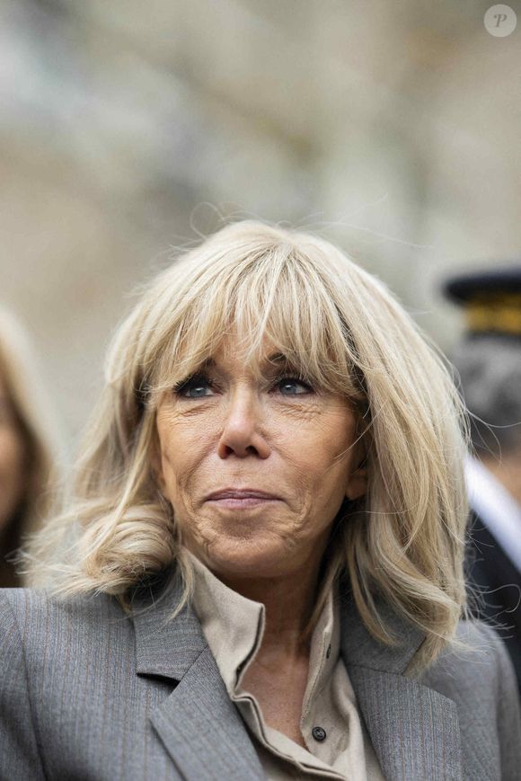 La Première dame française Brigitte Macron lors d'une visite dans un collège parisien sur le thème du harcèlement scolaire lors de la journée nationale de lutte contre le harcèlement scolaire à Paris, France, le 9 novembre 2023. Photo par Eliot Blondet/ABACAPRESS.COM