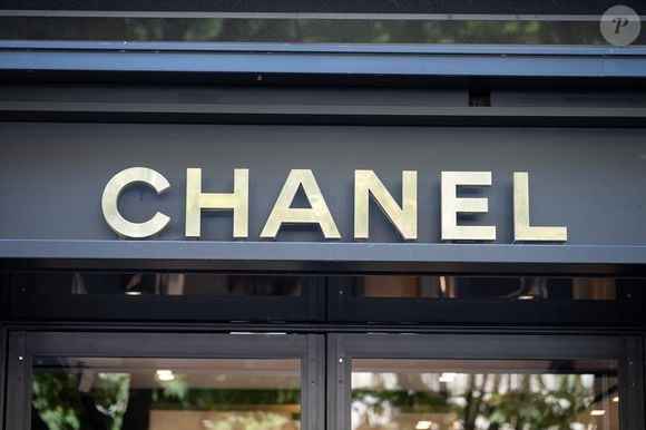 Illustration de la boutique Chanel située 42 Avenue Montaigne dans le 8ème arrondissement de Paris, le 31 juillet 2025. Jonathan Jacob / Bestimage