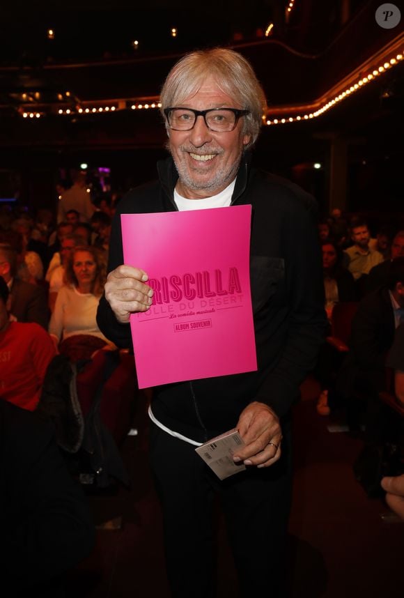 Le musicien a décidé de renoncer à la scène en raison de son état de santé

Exclusif - Christian Dingler (Cookie Dingler) - Les Stars 80 assistent au spectacle "Priscilla Folle du désert" au Casino de Paris le 21 avril 2017. © Marc Ausset- Lacroix / Bestimage