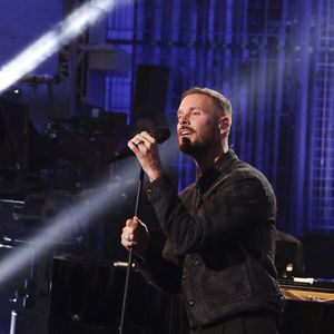 Matt Pokora (M. Pokora) lors de l'enregistrement de l'émission Le Grand Echiquier - Spécial Claude François présentée par C.Chazal et A.Manoukian et diffusée le 13 janvier sur France, à l'Opéra royal du château de Versailles, accompagné par l'Orchestre de l'Opéra Royal à Versailles, France, le 16 septembre 2025. Jack Tribeca/Bestimage