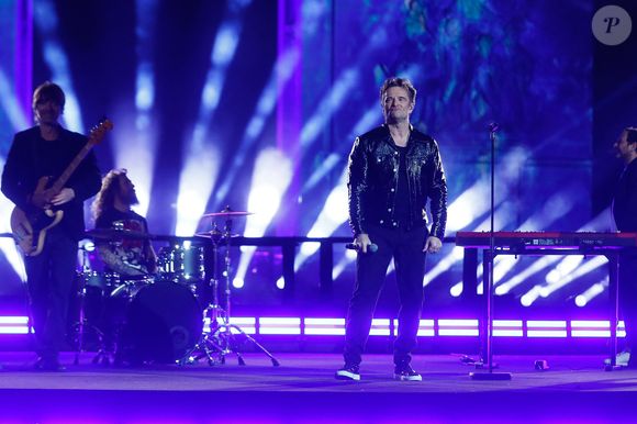 David Hallyday lors de l’émission "La grande soirée du 31 décembre de Paris" diffusée sur France 2 sur les Champs-Elysées à Paris, France, le 31 décembre 2024.  © Clovis-Tribeca/Bestimage