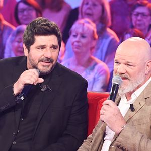 Exclusif - Patrick Fiori et Philippe Etchebest lors de l'enregistrement de l'émission Vivement dimanche au studio Rive gauche, présentée par M.Drucker, diffusée sur France 3 le 17 mai 2026, à Paris, France, le 21 avril 2026. © Guillaume Gaffiot/Bestimage