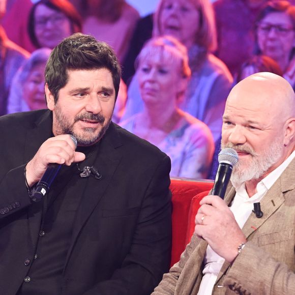 Exclusif - Patrick Fiori et Philippe Etchebest lors de l'enregistrement de l'émission Vivement dimanche au studio Rive gauche, présentée par M.Drucker, diffusée sur France 3 le 17 mai 2026, à Paris, France, le 21 avril 2026. © Guillaume Gaffiot/Bestimage