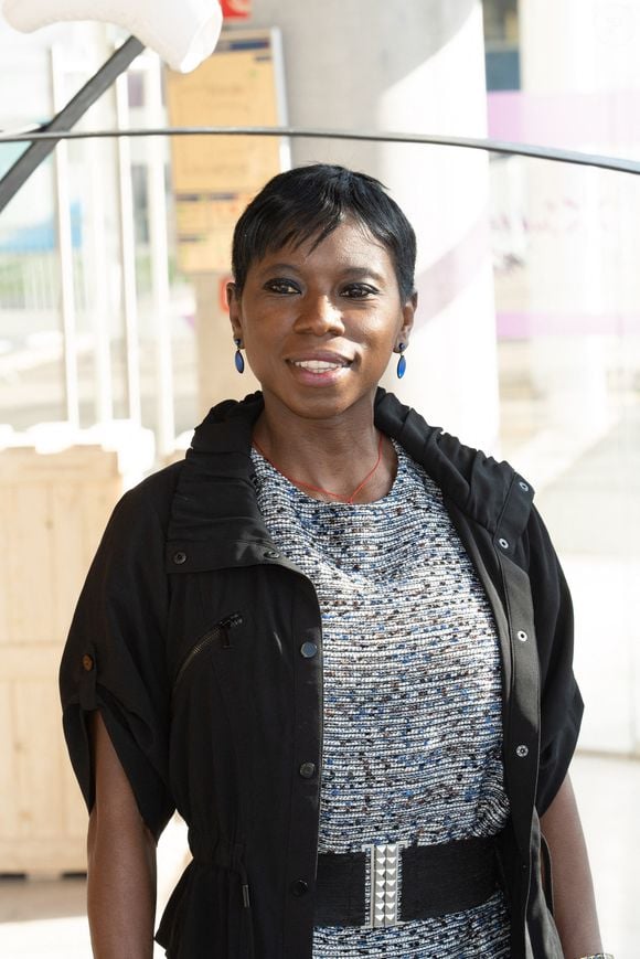 Surya Bonaly, marraine des mondiaux de patinage artistique 2022 lors de la présentation de la sculpture "20 février 1998, Nagano" de l'artiste Pierre Larauza, le sculpteur à Montpellier, France, le 22 mars 2022. © Stéphanie Gouiran/Panoramic/Bestimage