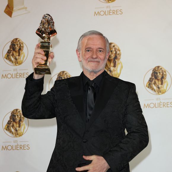 Francis Huster (Molière d'honneur) - 35ème cérémonie des Molières aux Folies Bergère à Paris le 6 mai 2024. © Coadic Guirec / Bestimage