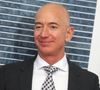 Avec les patrons de Google, Facebook et Apple, il est le quatrième dirigeant des GAFA, dont le pouvoir inquiète. 


Jeff Bezos