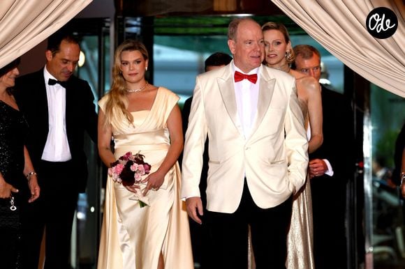 Camille Gottlieb, le prince Albert II de Monaco et la princesse Charlene de Monaco lors du 77ème Gala de la Croix-Rouge, salle des Etoiles à Monaco le 18 juillet 2026.

© Bruno Bebert/Bestimage