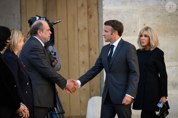 Eric Dupond Moretti, garde des Sceaux, ministre de la Justice  et le président Emmanuel Macron, Brigitte Macron - Hommage national à Hélène Carrère d'Encausse aux Invalides à Paris le 3 octobre 2023. © Eric Tschaen / Pool / Bestimage