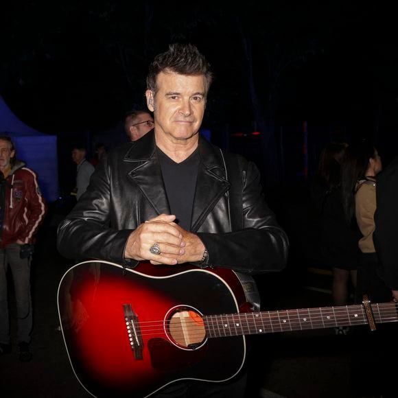 Le chanteur est en couple avec Marie-Ève Racine, une compatriote québécoise

Exclusif - Roch Voisine - Backstage lors de l'enregistrement de l'émission "La fête de la Musique" à Reims le 21 juin et diffusée le 22 juin à 21h10 sur France 2 et sur France.tv. Une soirée inédite, mise en scène et chorégraphié par K.Ouali, avec plus de 40  artistes en live. Ils seront accompagnés par les danseurs de la troupe du Paradis Latin. Une soirée de fête rythmée par des medleys, des duos exceptionnels, les tubes du moment et les talents d'aujourd'hui et de demain.
© Jack Tribeca / Jeremy Melloul / Bestimage