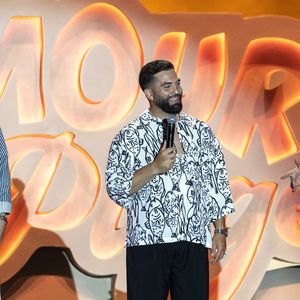 Mais c'est surtout dans le sud de l'Hexagone qu'il a plusieurs fois été vu. Pour rappel, le grand ami de Vianney a participé à la 2ème édition de "L'humour à la plage", le grand festival de Kev Adams organisé à Juan les Pins.

Exclusif - Camille Combal, Kendji Girac et Kev Adams - Enregistrement de l'émission "L'humour à la plage" pour la 2eme édition du festival de Juan les Pins à la pinède Gould le 27 juin 2025. © Bruno Bebert / Bestimage