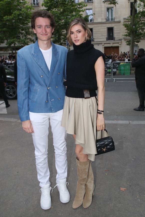 Avant cette apparition cannoise, Jean Arnault avait été aperçu en 2024 au défilé Dior avec Zita d’Hauteville, une précédente relation restée elle aussi très discrète.

Jean Arnault et Zita d'Hauteville - Les célébrations au Défilé de mode Louis Vuitton Homme, Collection Printemps/Été 2025 dans le cadre de la Fashion Week de Paris, France, le 18 Juin 2024.

© Bertrand Rindoff / Bestimage
