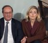 Le couple a profité d'un moment en amoureux loin des projecteurs.

François Hollande et Julie Gayet assistent aux Internationaux de France 2024 à Roland Garros le 4 juin 2024 à Paris, France. © Zabulon Laurent/ABACA