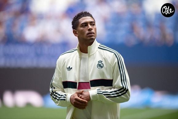 C'est sur la Croisette que le prodige anglais Jude Bellingham a été aperçu dès la fin du mois de mai avec son frère.

Jude BELLINGHAM Real Madrid Fussball Freundschaftsspiel/ FC Schalke 04 - Real Madrid am 16.08.2026 in der Veltins-Arena Gelsenkirchen/ Deutschland. DFL regulations prohibit any use of photographs as image sequences and/or quasi-video Â Jude BELLINGHAM Real Madrid Soccer Friendly Match FC Schalke 04 vs. Real Madrid on August 16, 2026, at the Veltins Arena in Gelsenkirchen, Germany. Â © Imago / PsnewZ / Bestimage