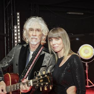 Louis Bertignac et sa femme Laetitia lors de l'Enregistrement de l'émission "300 Choeurs chantent pour les fêtes" à Paris, diffusée le 23 décembre sur France 3
Jack Tribeca / Bestimage