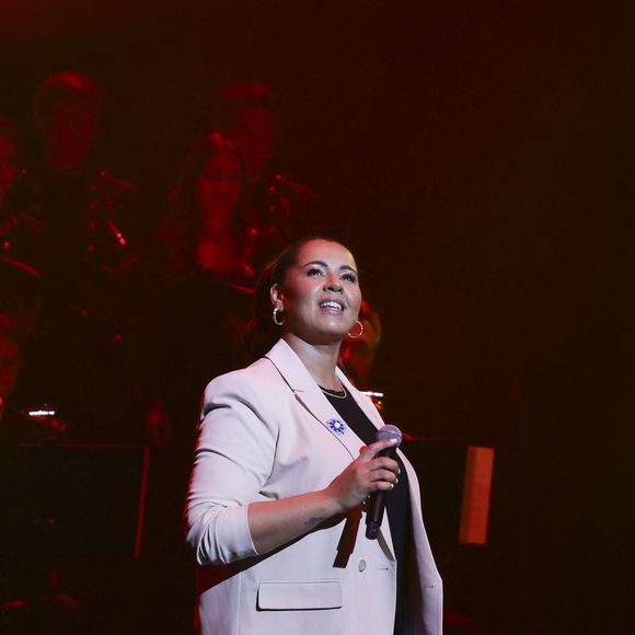 Elle met en garde contre les publicités mensongères utilisant son image pour vendre des produits minceur.


Chimène Badi  au concert des sentinelles à la salle Pleyel à Paris au profit de l'association "Bleuet de France" le 10 avril 2025.

© Jack Tribeca / Bestimage