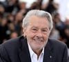 Il a expliqué que l’acteur vivait régulièrement désorienté, parfois persuadé d’avoir encore 70 ans. 

Photocall de la Palme d’or d’honneur à Alain Delon lors du 72ème Festival International du film de Cannes. Le 19 mai 2019 
© Jacovides-Moreau / Bestimage